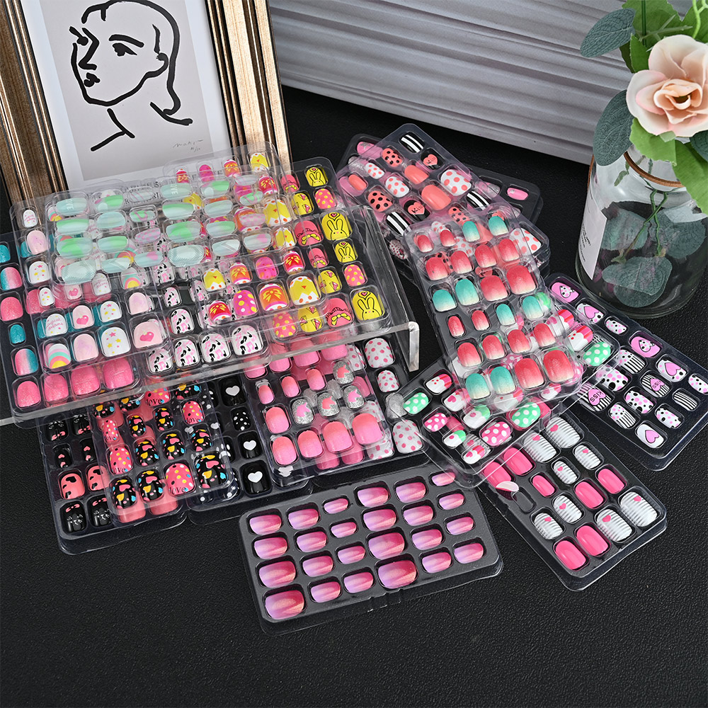24 sztuki / pudełko Kreskówkow – Nail Art Xs recenzja i cena